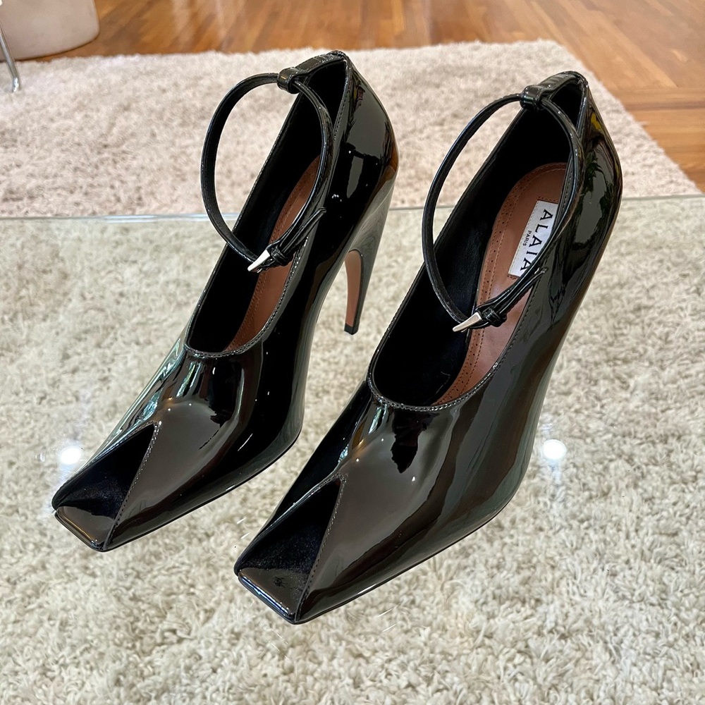 Alaïa Runway Patent Leather Open-Toe Pumps – Size 40 – Made in Italy